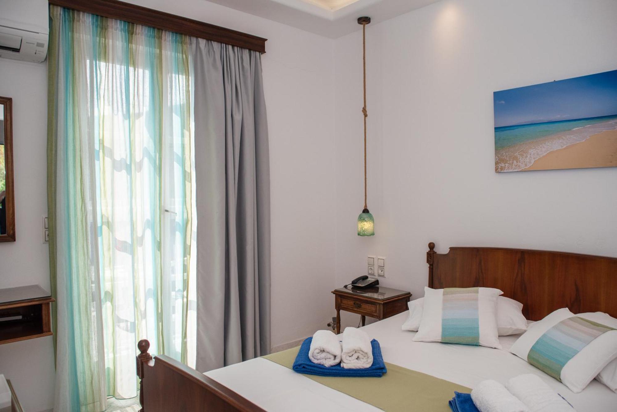 Adonis Naxos 2* Apollon (Naxos)